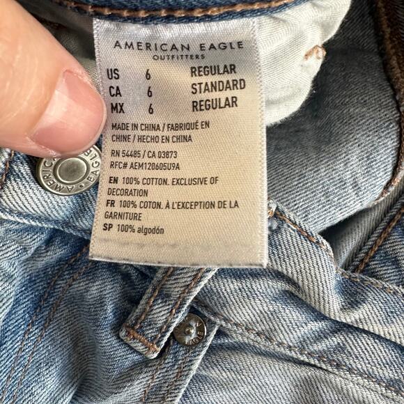 American Eagle Relaxed Mom Jeans Busted Knees 6 Light Wash - Picture 7 of 13